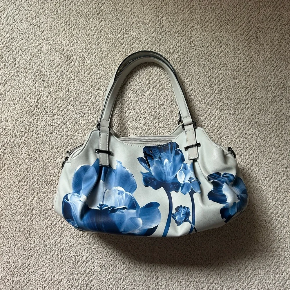 vintage cream and blue floral bag